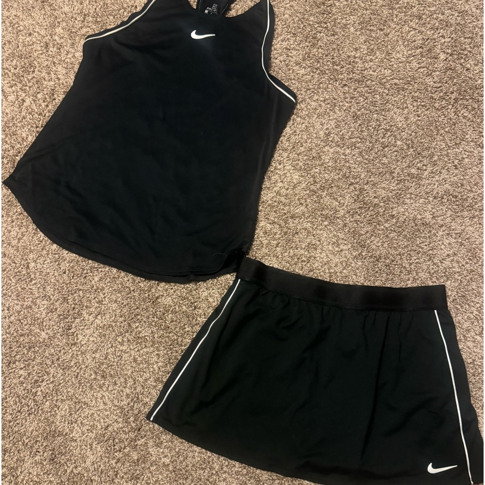 Nike 2-piece tennis outfit